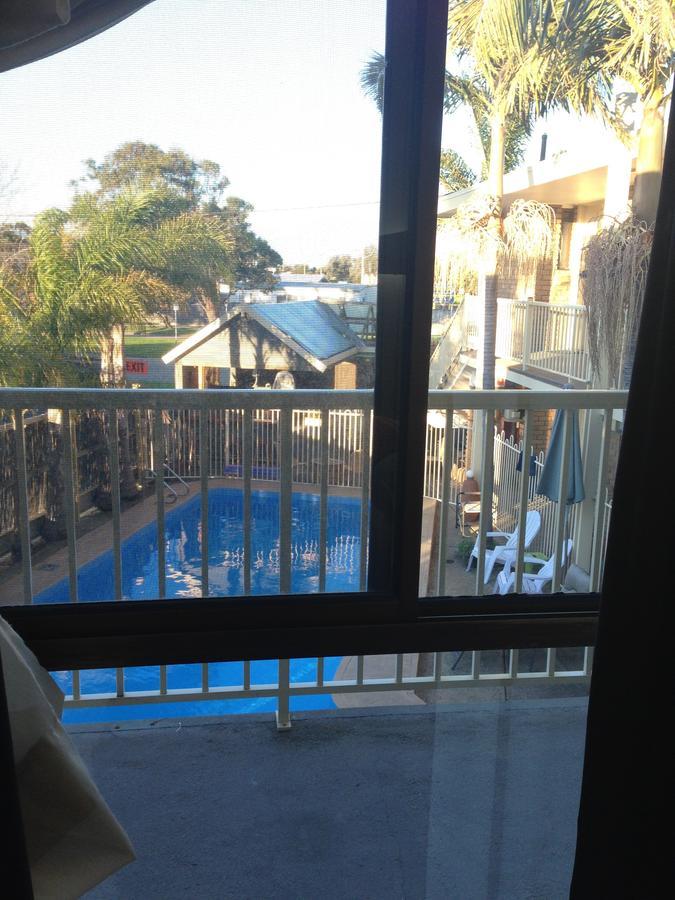 Abel Tasman Waterfront Motel Лейкс-Энтранс Экстерьер фото