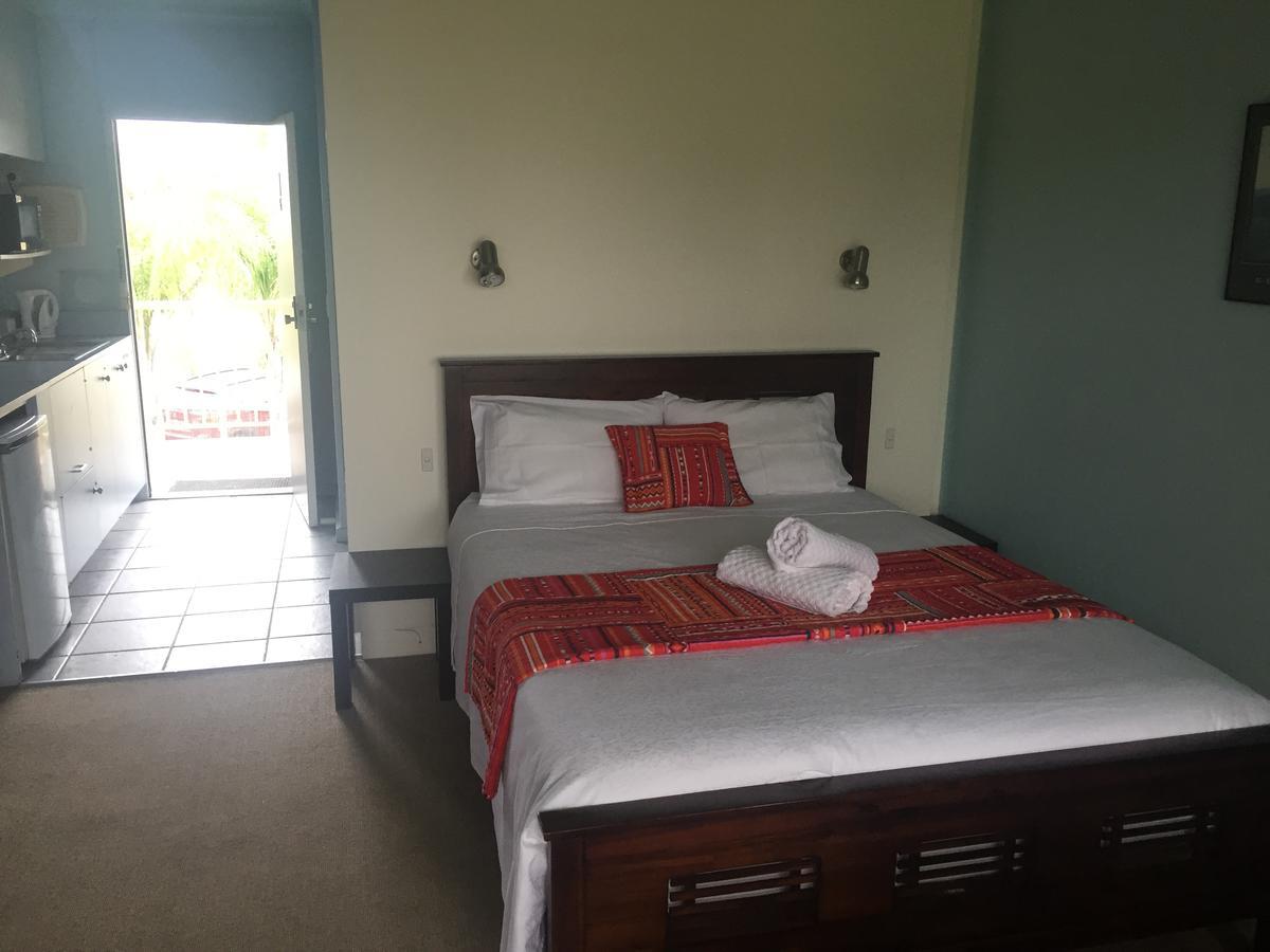 Abel Tasman Waterfront Motel Лейкс-Энтранс Экстерьер фото