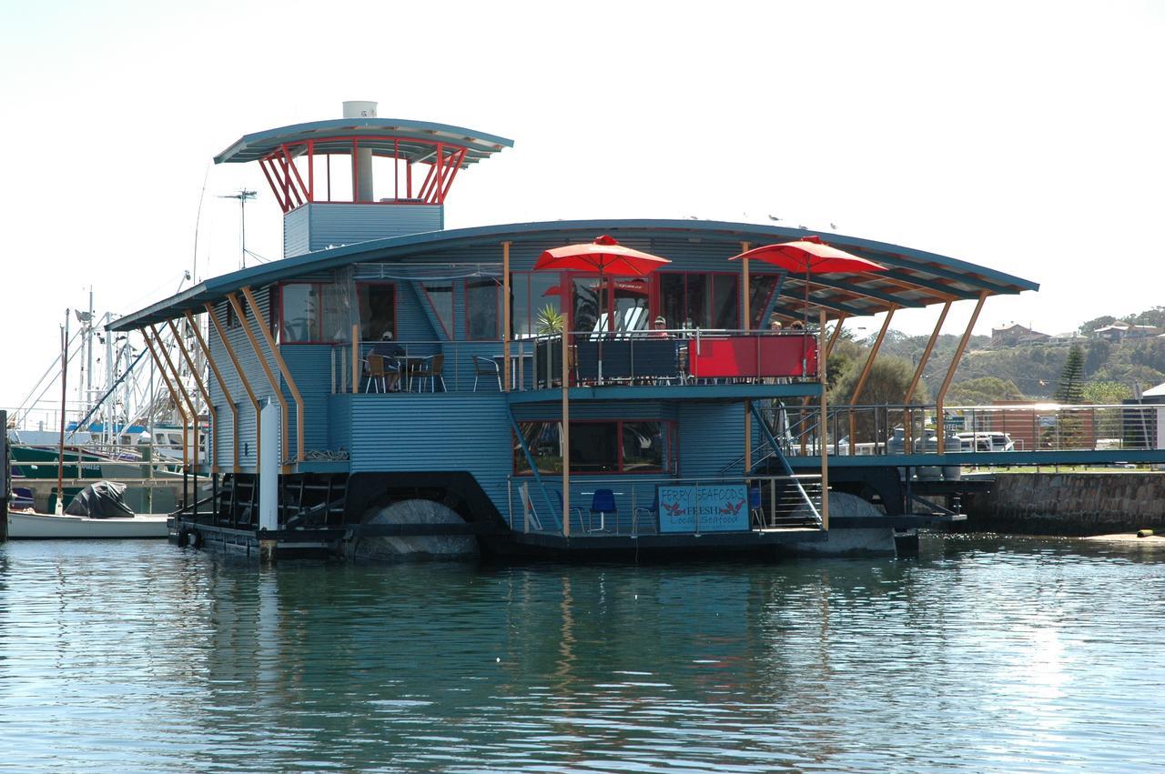 Abel Tasman Waterfront Motel Лейкс-Энтранс Экстерьер фото