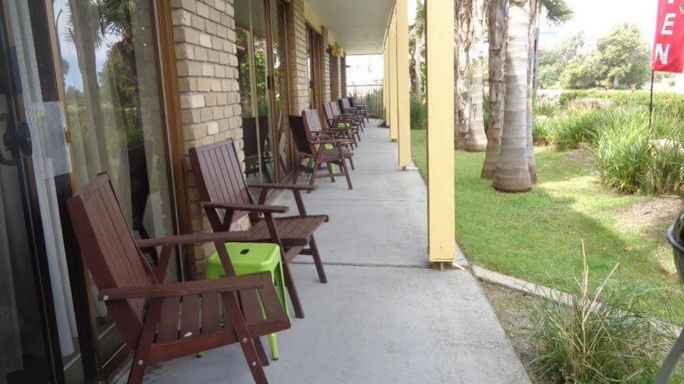 Abel Tasman Waterfront Motel Лейкс-Энтранс Экстерьер фото