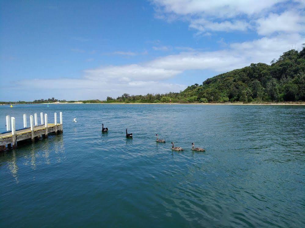 Abel Tasman Waterfront Motel Лейкс-Энтранс Экстерьер фото